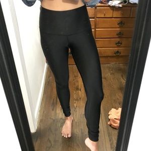 🍋 Lululemon shiny full length leggings Size 6